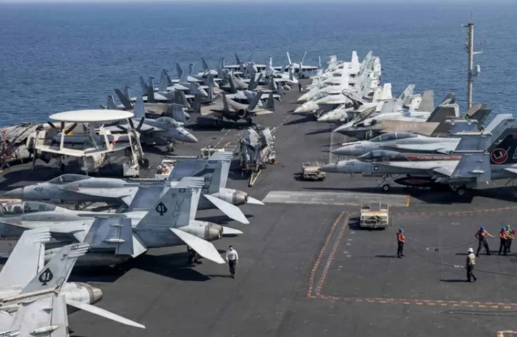 حاملة الطائرات الأمريكية أبراهام لنكولن