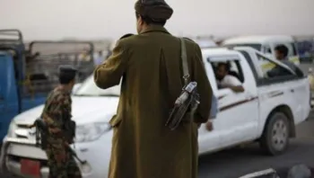 حوثيون يفرضون جبايات مالية على المسافرين في نقيل سمارة بإب