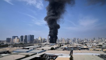 الإمارات: هجوماً إيرانياً تسبب في حريق وإصابات في منطقة صناعية