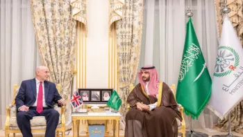 وزير الدفاع السعودي يلتقي نظيره البريطاني ويستعرضان الشراكة الاستراتيجية الدفاعية
