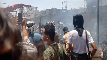 لحج.. حريق في سوق الفيوش بسبب الألعاب النارية يخلّف خسائر مادية