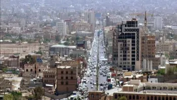 مليشيا الحوثي تقطع مياه الشرب عن عدة أحياء في صنعاء وتفاقم معاناة السكان
