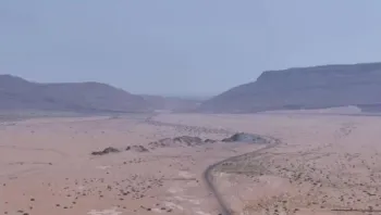 هجوم حوثي بطائرة مسيّرة يعطل حركة السير في طريق مأرب – البيضاء