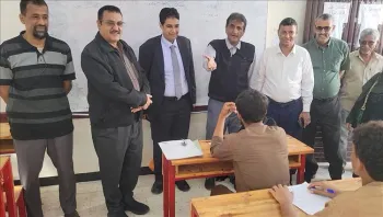 مدير المنصورة يدشن امتحانات النقل ويتفقد سيرها في عدد من المدارس
