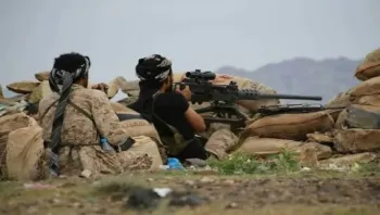 القوات الحكومية تهاجم مواقع مليشيا الحوثي غربي تعز والطيران الحربي ينفذ 8 غارات