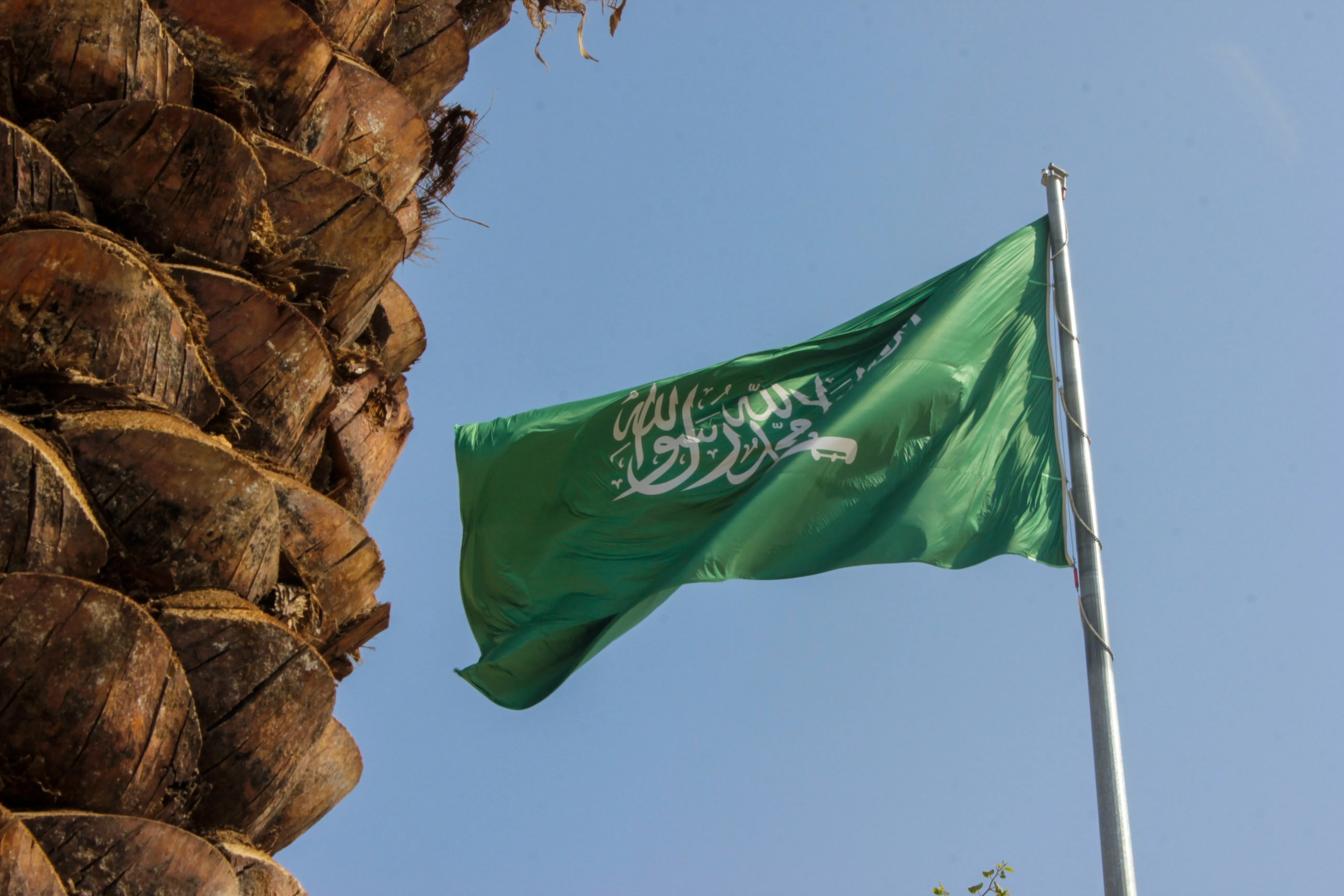السعودية تدعو مواطنيها لمغادرة هذه الدولة العربية فورًا
