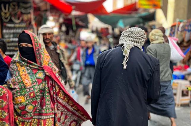الحوثيون يدفعون اقتصاد اليمن إلى الانهيار
