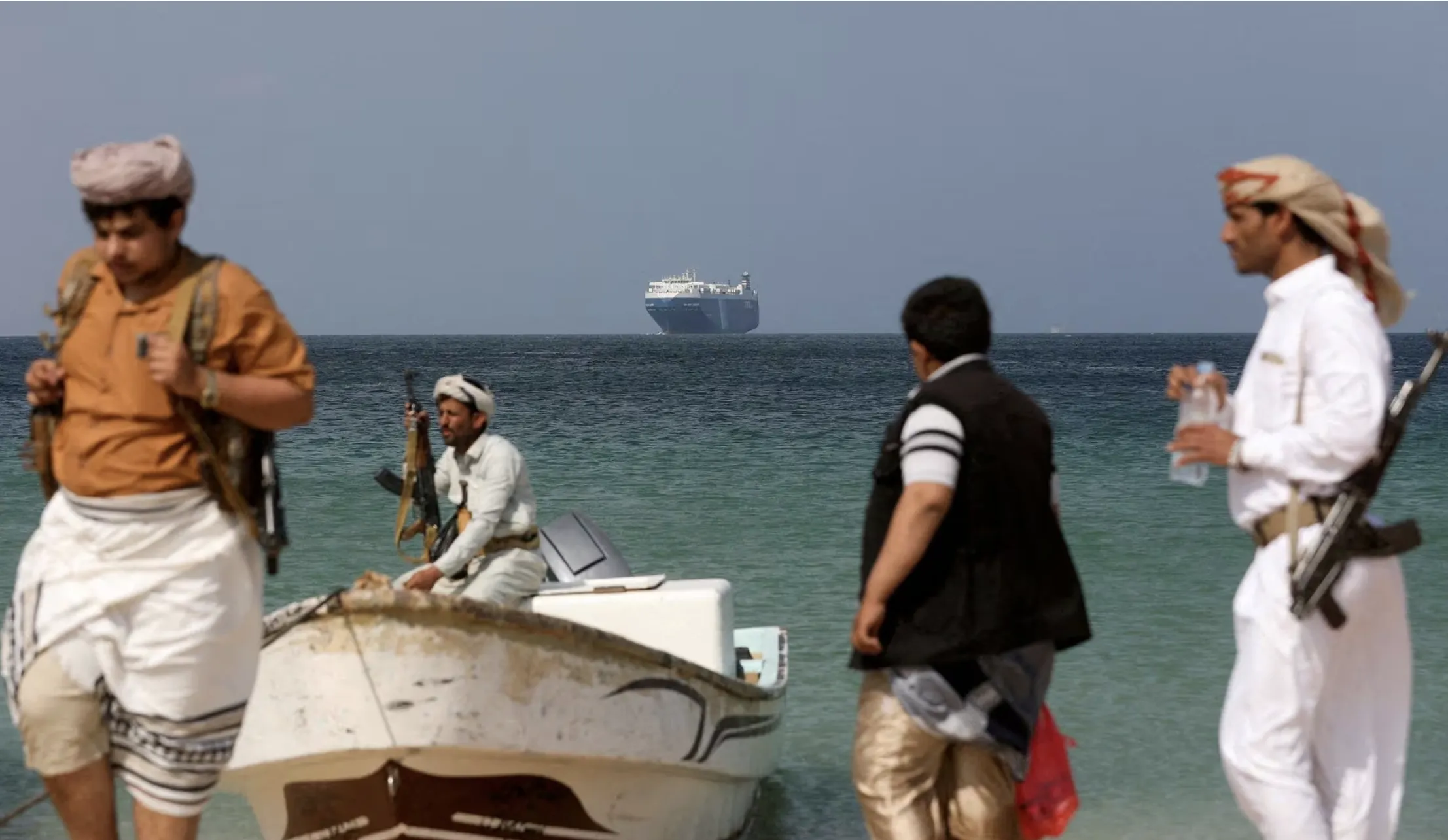 بعد تهديد الحوثي.. قائد "أسبيدس" يكشف الوضع في باب المندب