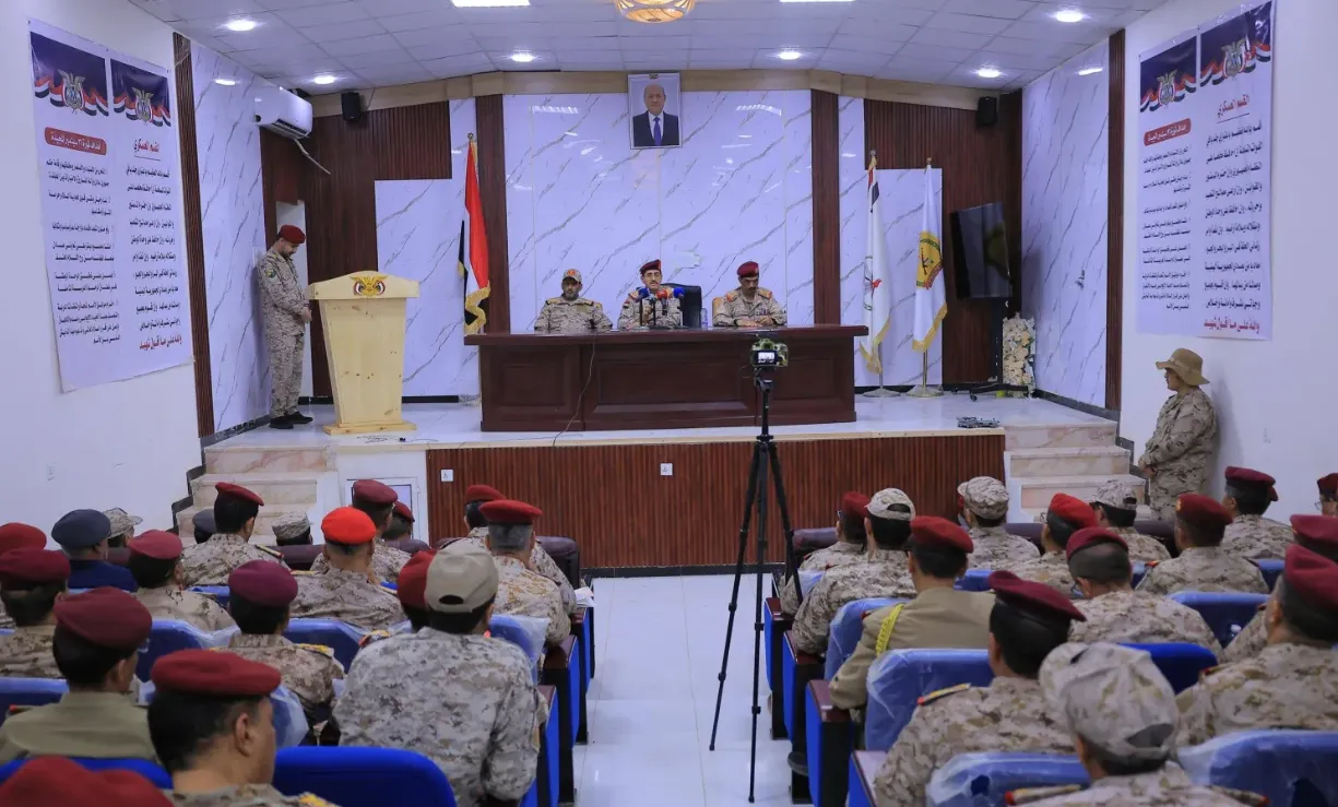 وزير الدفاع: التحولات الإقليمية لصالح اليمن... ولدينا غرفة عمليات عسكرية موحدة