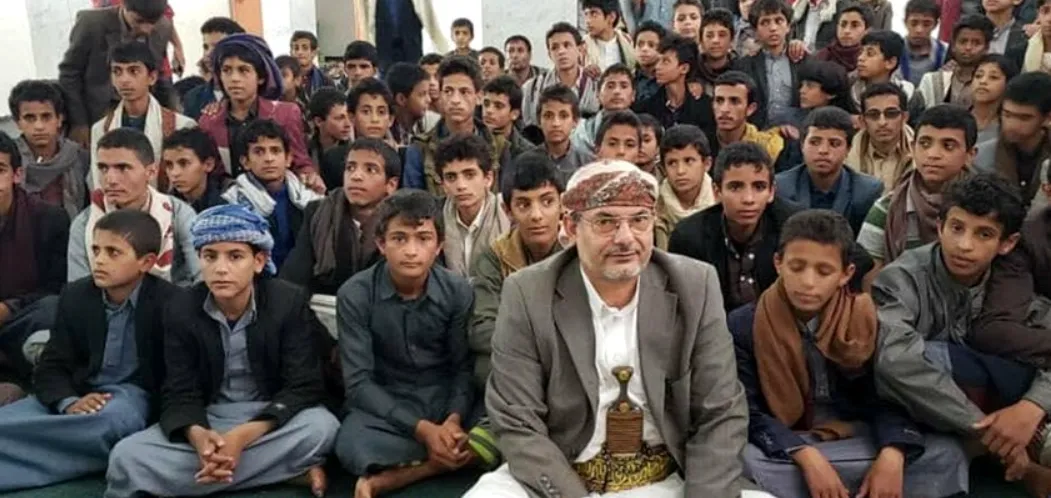 مناهج الموت ومراكز التعبئة.. كيف تُصنع "عقلية القطيع" في مناطق سيطرة الحوثيين؟