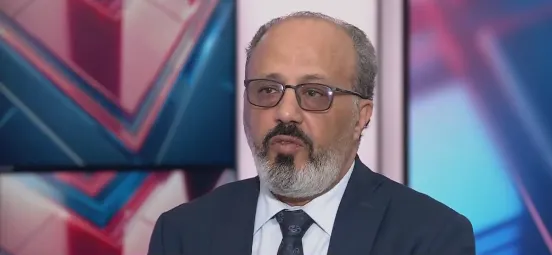 شمسان: إصلاحات حكومية تبعث رسائل إيجابية للمانحين.. لكن تصعيد الحوثيين يهدد الاقتصاد اليمني شمسان: إصلاحات حكومية تبعث رسائل إيجابية للمانحين.. لكن تصعيد الحوثيين يهدد الاقتصاد اليمني