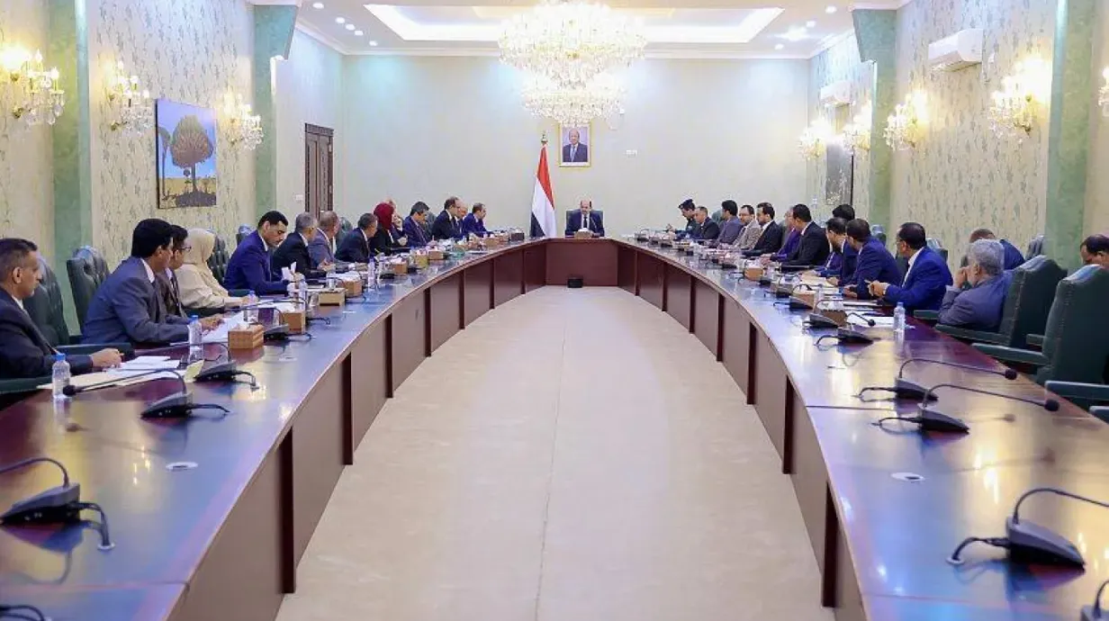 جهود يمنية لتعزيز الاقتصاد والخدمات بإسناد دولي