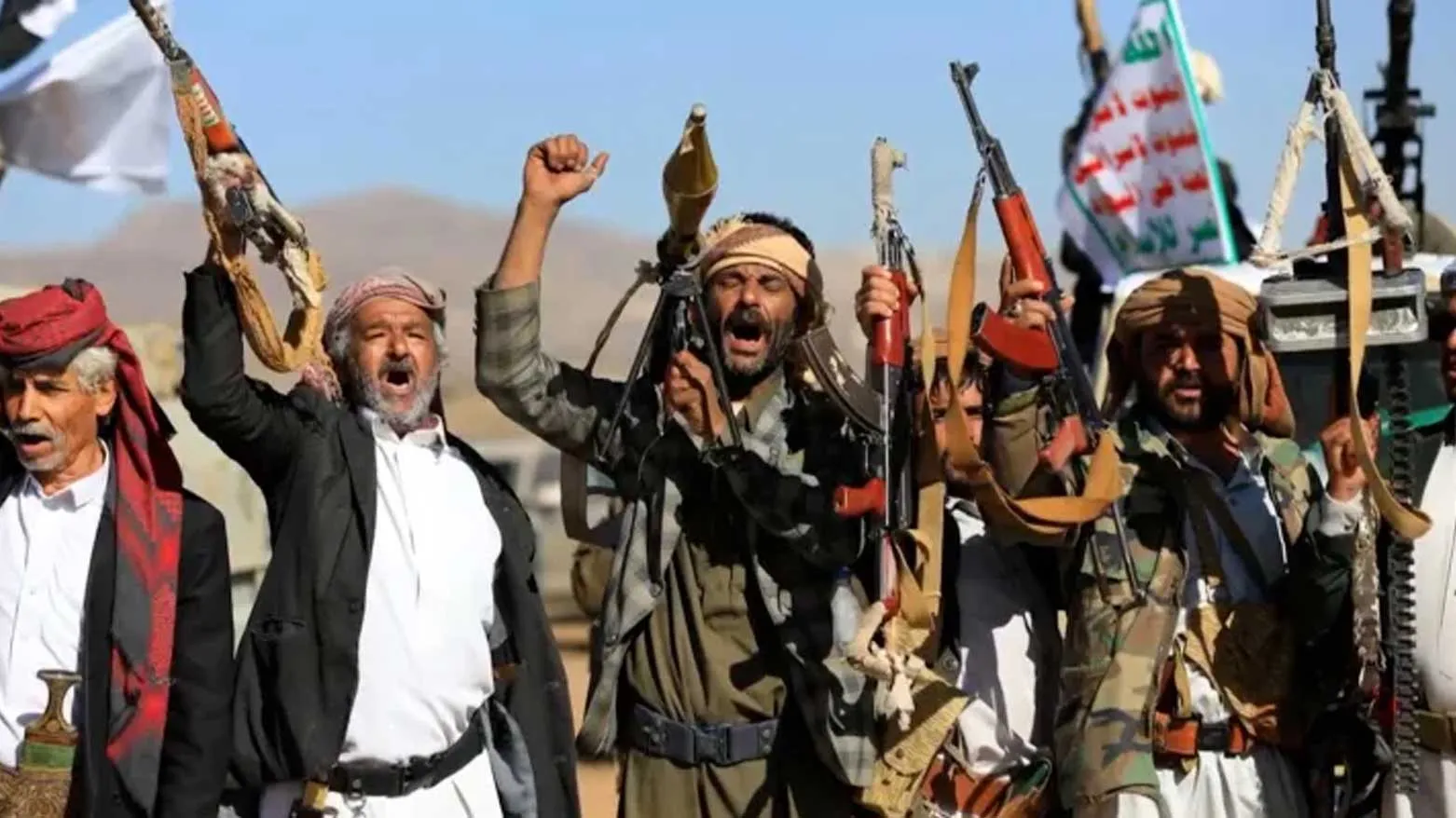 من وراء الكواليس: كيف حسم الحوثيون قرار دخول الحرب وسط انقسام داخلي حاد من وراء الكواليس: كيف حسم الحوثيون قرار دخول الحرب وسط انقسام داخلي حاد