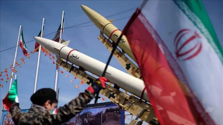 نيويورك تايمز: تأخر الحوثيين في دعم إيران يعود إلى تراجع قدراتهم