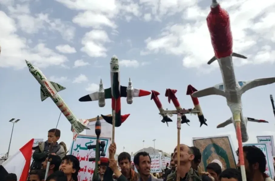 أدلة مُوثّقة تكشف تلقي مسئولي هندسة الصواريخ والطائرات الحوثية تدريبات لدى الحرس الثوري