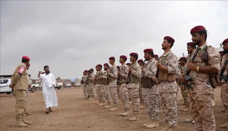 أول ظهور للحجي.. الشرطة العسكرية بدرع الوطن تستعرض جاهزيتها في عرض عسكري بعدن