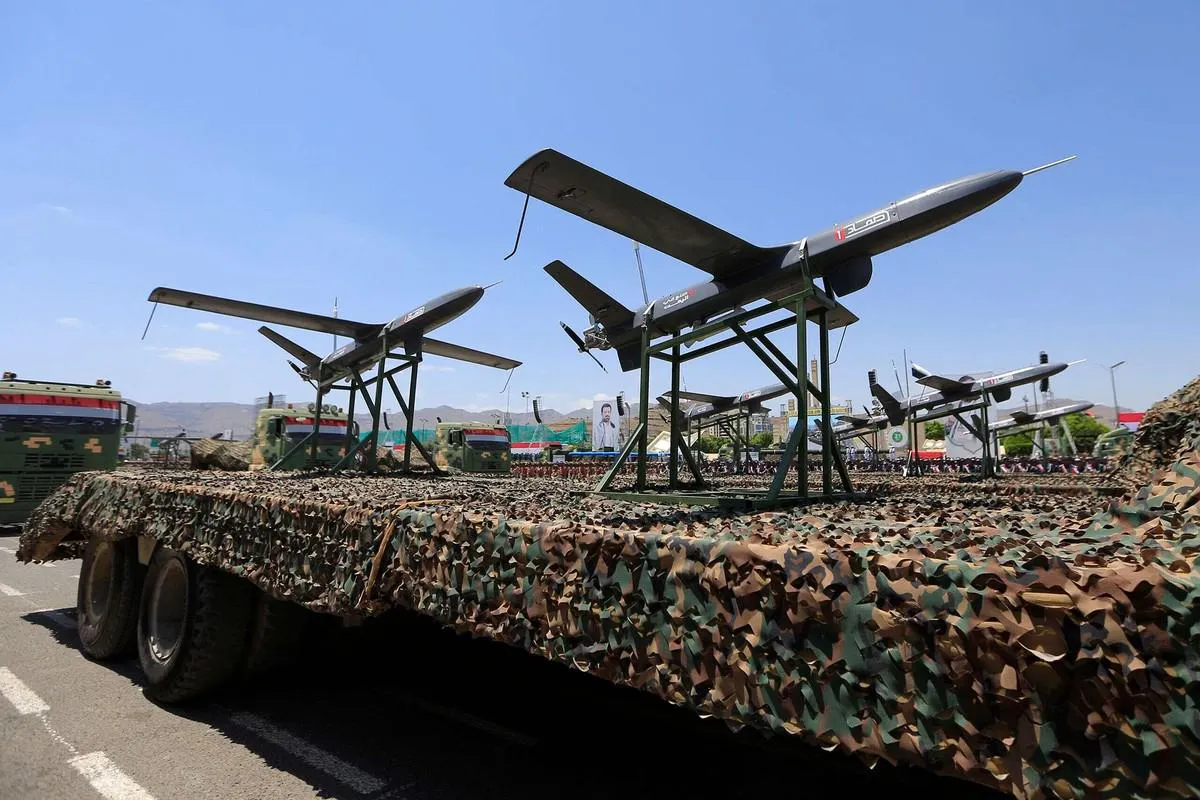 عاجل: تعزيزات عسكرية حوثية مكثفة على سواحل الحديدة عاجل: تعزيزات عسكرية حوثية مكثفة على سواحل الحديدة