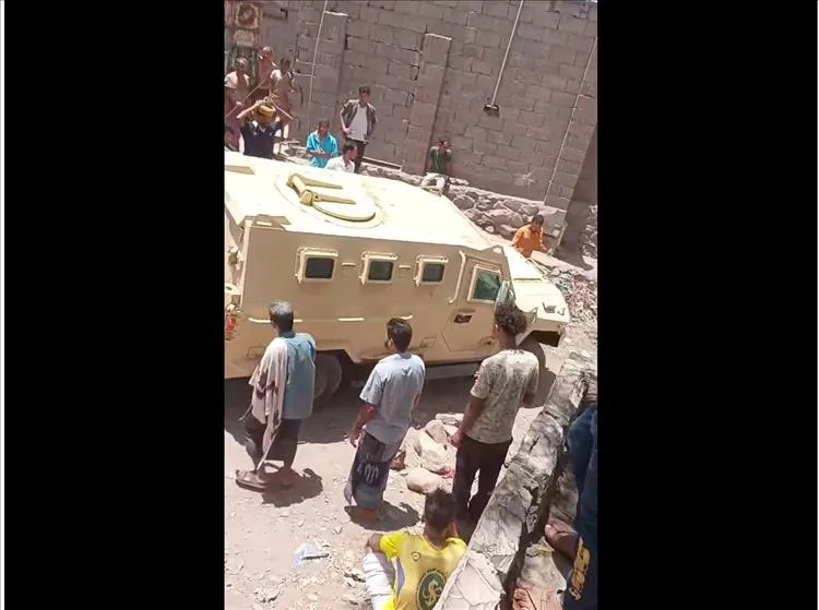 عاجل: توتر مفاجئ في ردفان.. اشتباكات بين قوات أمنية وأهالي منطقة سليك "فيديو"