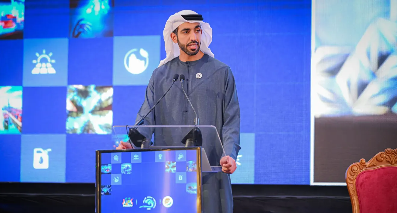 الإمارات: تعطيل الممرات البحرية ابتزاز اقتصادي وقرصنة مرفوضة الإمارات: تعطيل الممرات البحرية ابتزاز اقتصادي وقرصنة مرفوضة