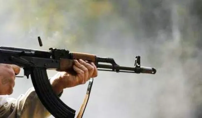 عدن: جريمة صادمة في خور مكسر.. خلاف عائلي ينتهي بمقتل شقيق على يد أخيه عدن: جريمة صادمة في خور مكسر.. خلاف عائلي ينتهي بمقتل شقيق على يد أخيه