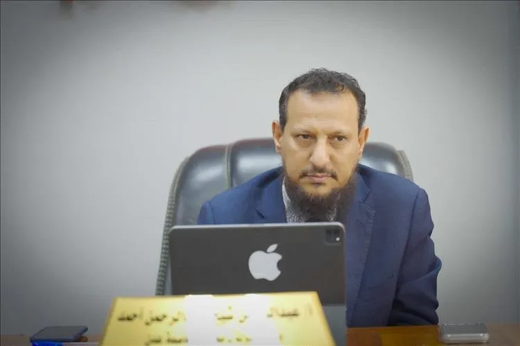 محافظ عدن يصدر عددًا من القرارات الهامة.. تعرف عليها!