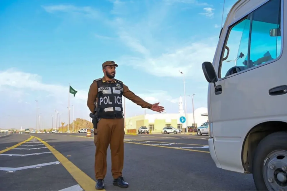 السعودية تفرض عقوبات مشددة على مخالفي تصاريح الحج.. غرامات تصل إلى 100 ألف ريال