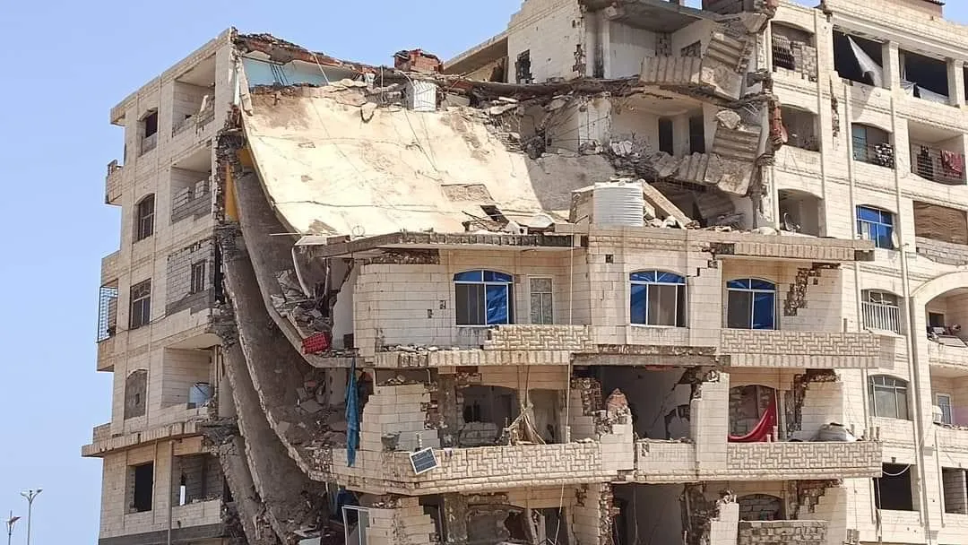 مأساة جديدة في خور مكسر.. طفل يسقط من الطابق السابع ويفارق الحياة