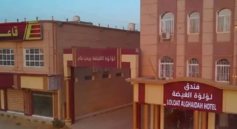 المهرة.. مقتل مواطن داخل سيارته في حادثة غامضة بالغيضة