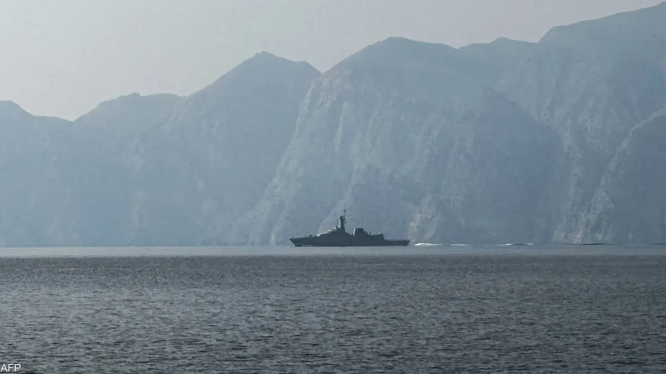 إيران تعلن إعادة إغلاق مضيق هرمز بعد ساعات من فتحه