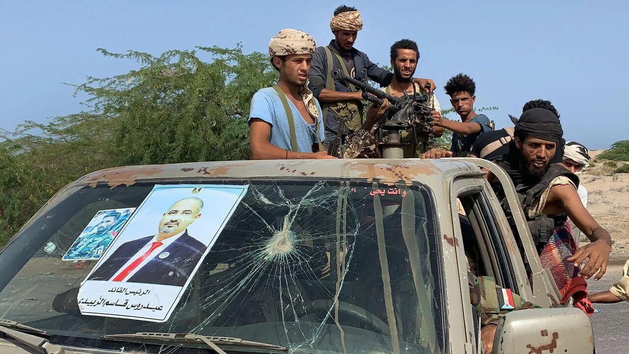 محلل سياسي يحذر: الجنوب مقبل على فوضى مدمّرة وعدن الحلقة الأضعف