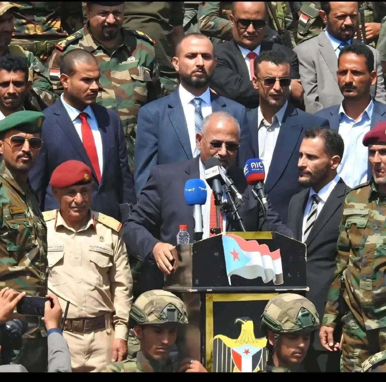 صحفي جنوبي يوبخ عيدروس الزبيدي وأنصاره ويصف مشروعه بـ”الوهمي”