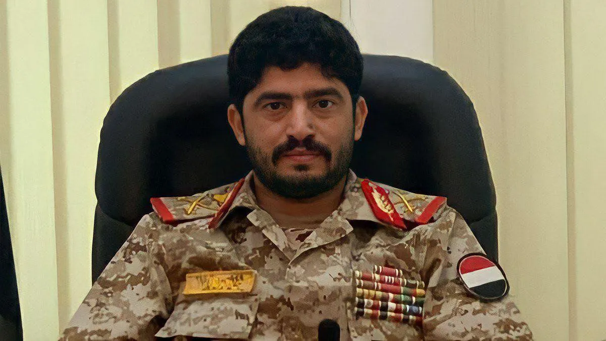 قيادي حوثي يفرض إقامة جبرية على مستثمر يمني في صنعاء ويطالبه بالتنازل عن مشروعه التجاري