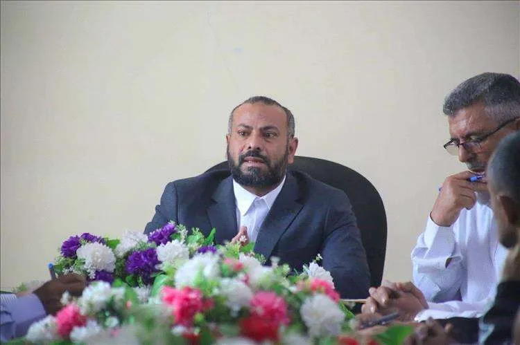 مسلحون يقتحمون مبنى السلطة المحلية في الضالع ويطلقون النار أثناء تواجد المحافظ داخله