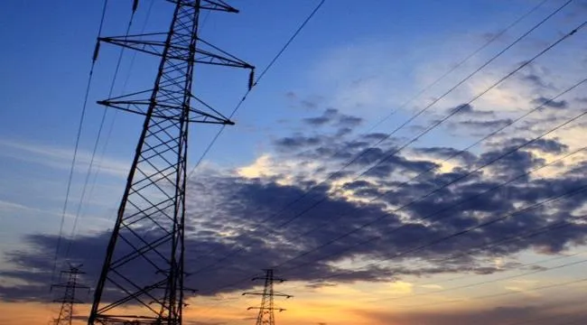 تفاصيل خطة ربط كهرباء السعودية باليمن لحل الأزمة