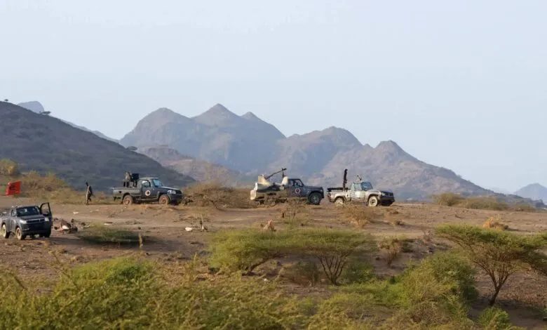 مصادر محلية: قوات طارق صالح تبدأ الانسحاب من الوازعية غربي تعز