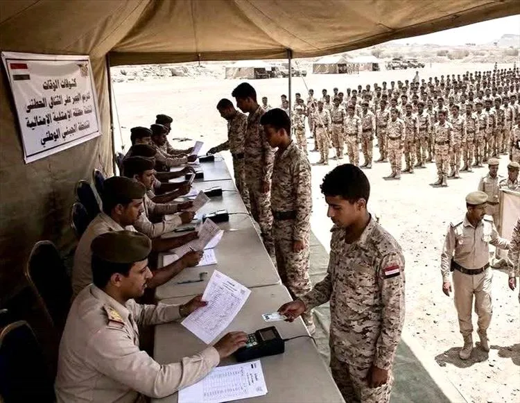 خطوة حاسمة لضرب الفوضى العسكرية… إسقاط آلاف الأسماء الوهمية وتمهيد لدمج شامل للقوات