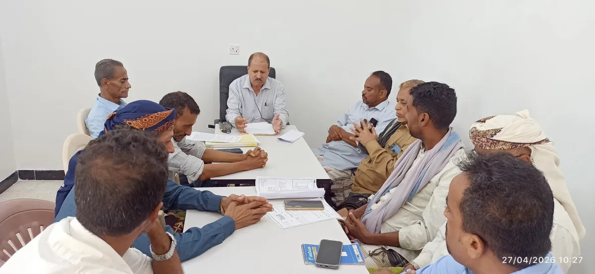 مدير عام ذو باب المندب يترأس اجتماعاً تنفيذياً لمناقشة الاستعدادات الدراسية ومشاريع المياه