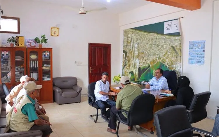 تكثيف الرقابة على أسواق خور مكسر لضبط الأسعار ومحاسبة المخالفين