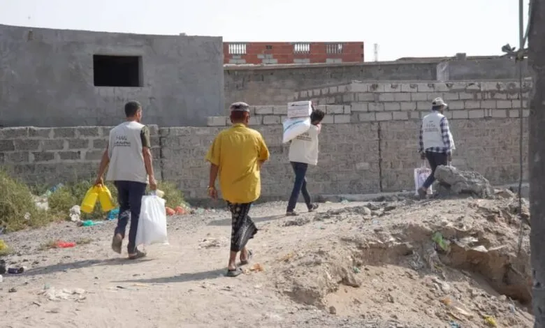 الحديدة.. إنسانية المقاومة تساند أسر الصيادين المفقودين بدعم غذائي عاجل