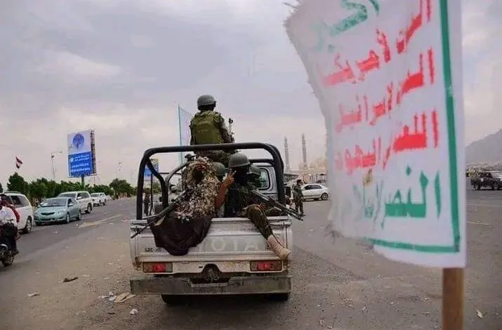 صحفي يكشف تلقيه تهديدات من قيادي حوثي بتفجير منازل وترويع أقاربه