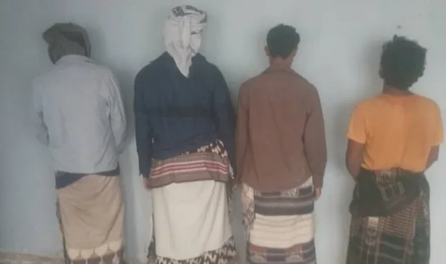 ضبط عصابة تقطع وجبايات غير قانونية في خنفر بأبين