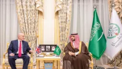 وزير الدفاع السعودي يلتقي نظيره البريطاني ويستعرضان الشراكة الاستراتيجية الدفاعية
