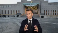 ماكرون يرد على ترامب: يفرغ حلف الناتو من مضمونه