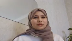 نجاح يمني | الطالبة غفران المغلس تتفوّق في الهندسة الحيوية بجامعة تركية