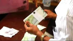 بدء صرف مرتبات موظفي السلطة المحلية بالجوف