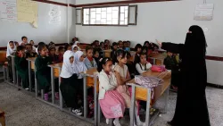 مليشيا الحوثي تداهم منزل معلمة في صنعاء وتختطفها