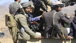 حملة حوثية مسلحة تروّع المدنيين وتختطف طلاباً في مديرية المخادر شمال إب