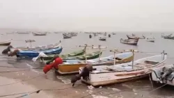 الخوخة تتعرض لاضطرابات جوية عنيفة وأضرار في قوارب الصيادين