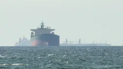 بريطانيا تعلن تعرض ناقلة تجارية لإطلاق نار في مضيق هرمز