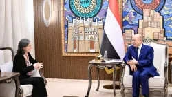 العليمي يحذر من استثمار النظام الإيراني في الحوثيين وتحويلهم اليمن إلى منصة لتهديد الملاحة الدولية